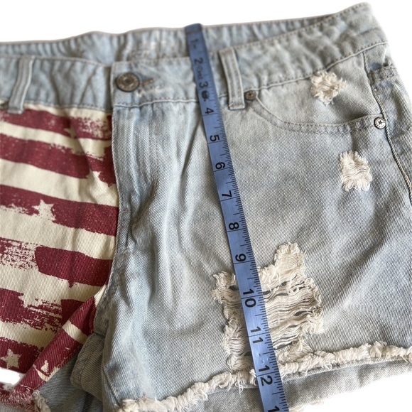 CELEBRITY Pink Short Jeans Cut Offs Distressed Star Print 5 American flag size 9 - Picture 4 of 7